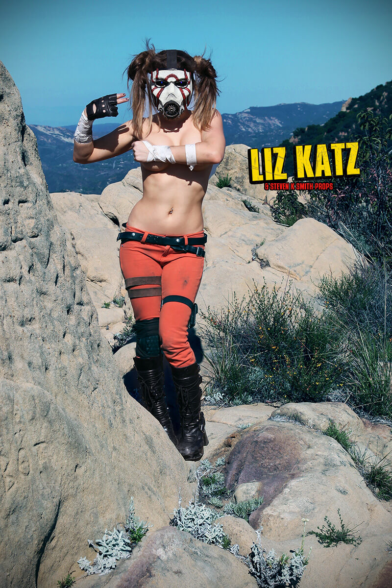 Liz Katz went topless for her Psycho cosplay. because psychos don’t wear sh...